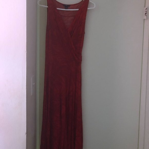 red dress - Picture 1 of 2